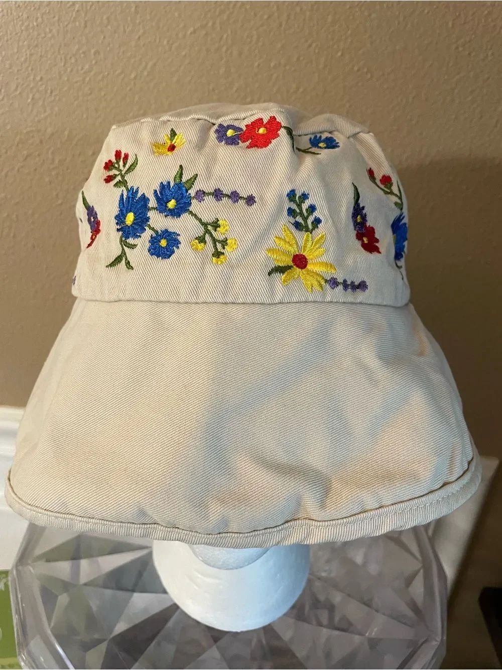 Women’s Tan Embroidered Flowers Bucket Hat OSFM